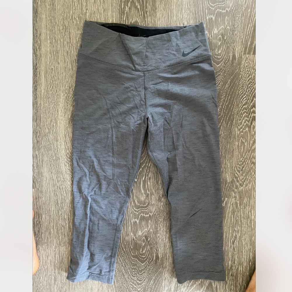 Grey Nike Capri workout Pants